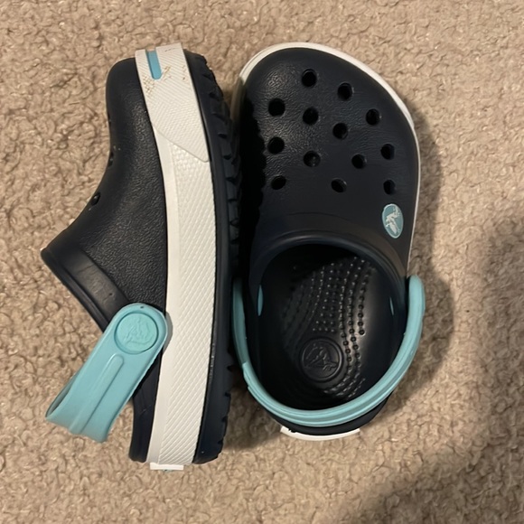 Crocs Toddler Boy 4/5 Shoes - Picture 2 of 9